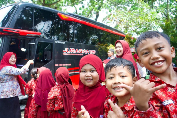 PO Bus Juragan 99 Trans...