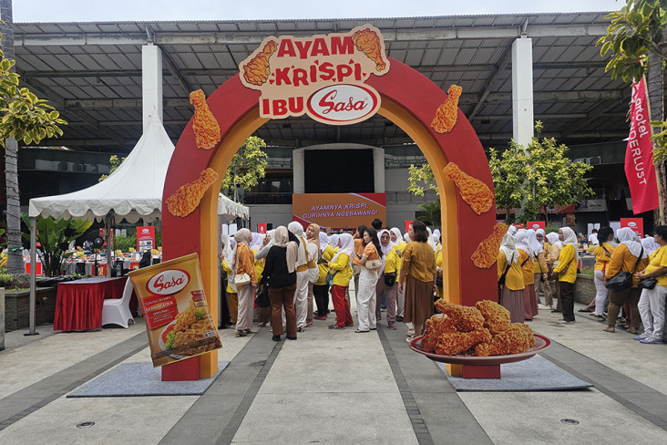 10.000 Ayam Krispi Gratis...