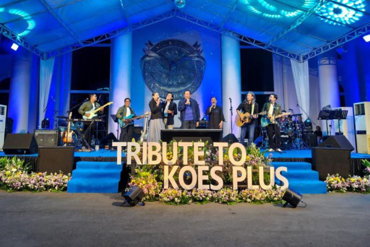 Lewat Tribute Koes Plus,...