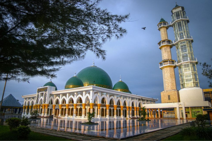 Revitalisasi Masjid...