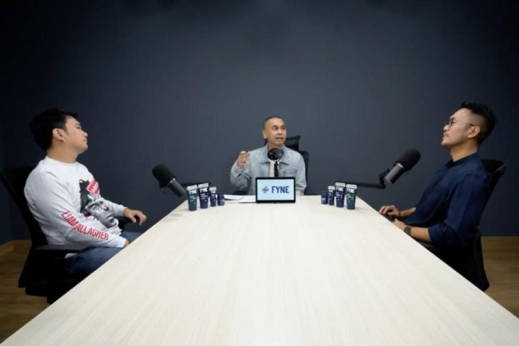 Raditya Dika dan Aldi...