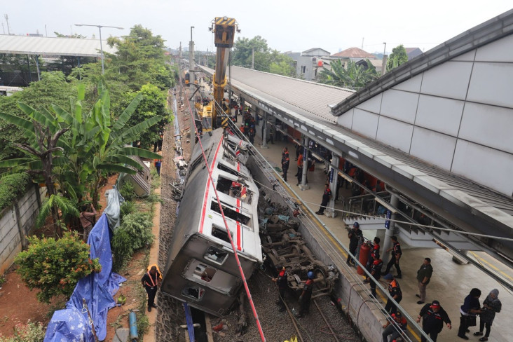 Buntut Kecelakaan KA...