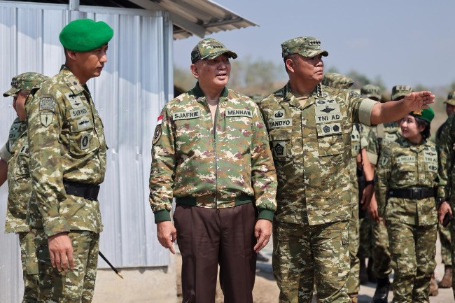 Menhan Tinjau Pembentukan...