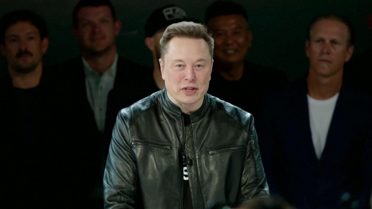 Saham SpaceX Ludes,...
