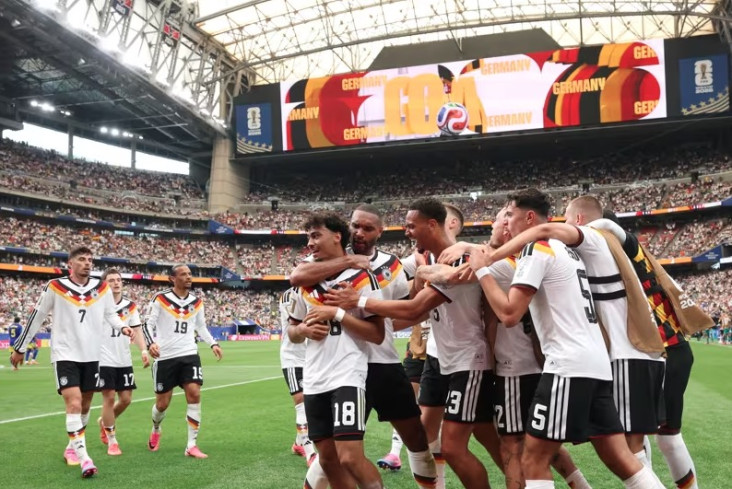 Jerman Bantai Curacao...