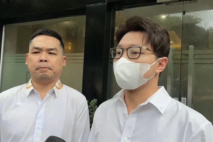 Richard Lee Buka Suara...