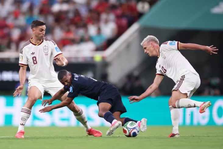 Uruguay Tersingkir,...
