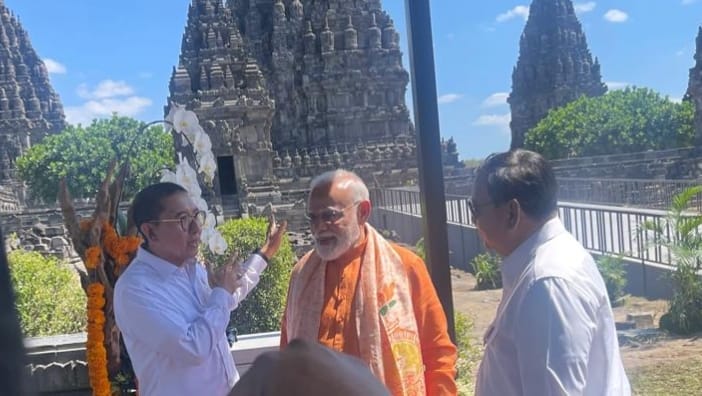 Menguat di Panggung...