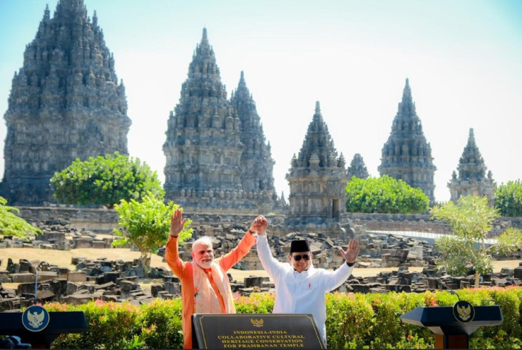 Menpar: Prambanan Jadi...
