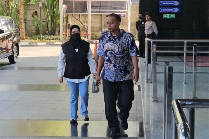 KPK Sita Logam Mulia...