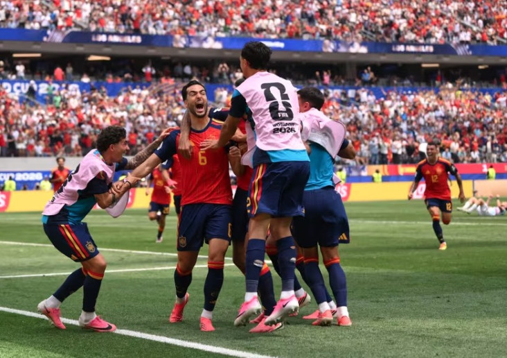 Spanyol Lolos ke Semifinal...