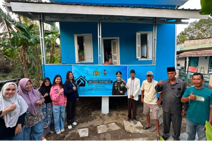 Kapolri Bedah Rumah...