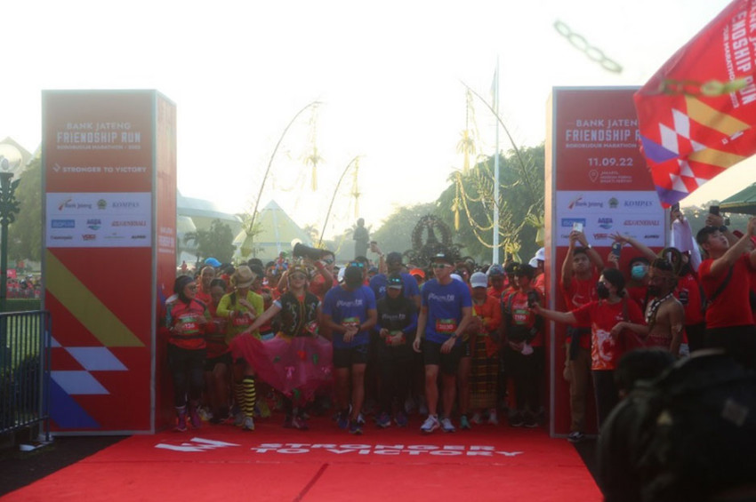 1.000 Runners Friendship Run Menyapa Ibu Kota