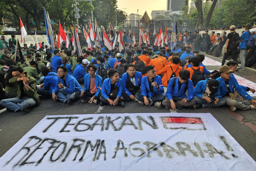 Gelombang Demonstrasi Berlanjut di Medan Merdeka Selatan, Mahasiswa Sampaikan Kritik Kebijakan Pemerintah
