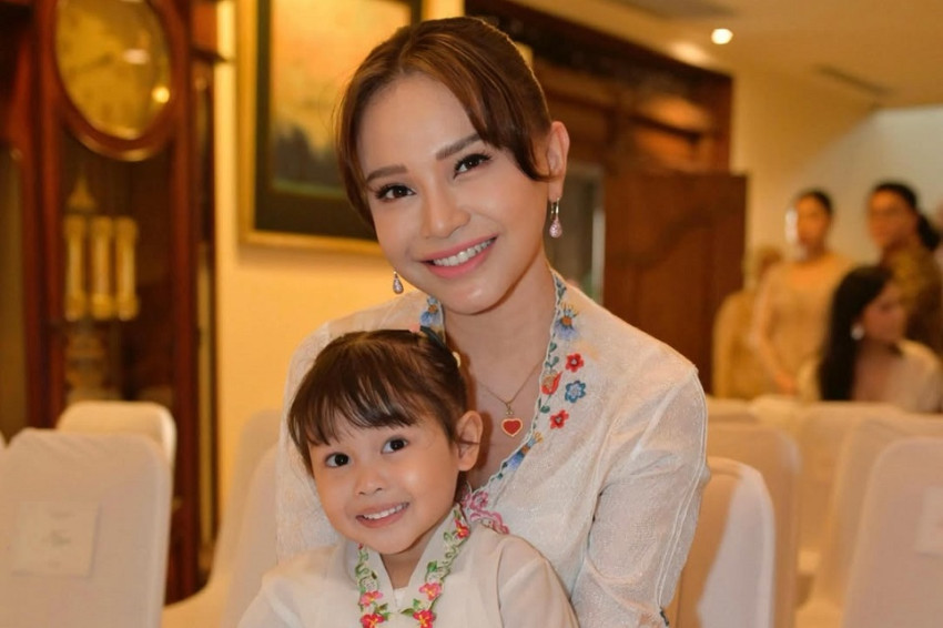 Rossa Umumkan Asuh Anak Perempuan, Warganet Ikut Terharu