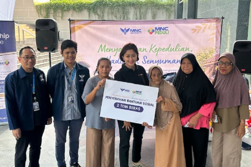 MNC University Bersama MNC Peduli Salurkan 2 Ton Beras untuk Warga Kelurahan Kebon Sirih