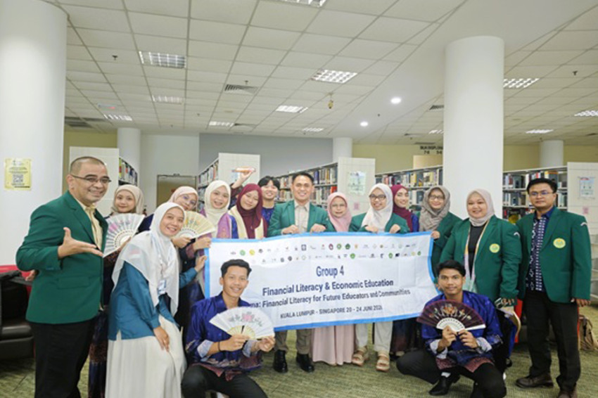 Mahasiswa Doktoral UNJ Perkuat Literasi Keuangan bagi Calon Guru Malaysia di UTHM