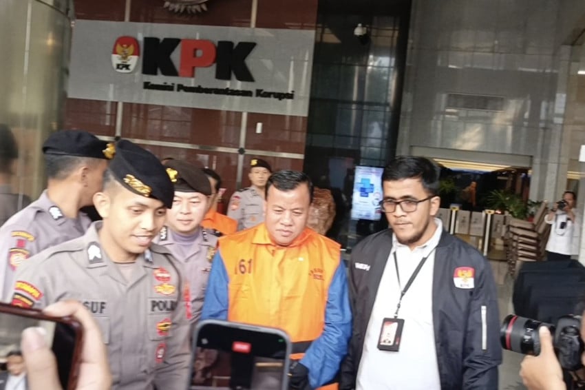OTT Bupati Kuansing, KPK Sita Pajero Sport dan Transaksi Cicilan Land Cruiser