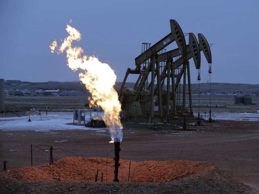 OPEC+ Sepakat Tambah Produksi Mulai Agustus, Harga Minyak Drop Lebih 1%