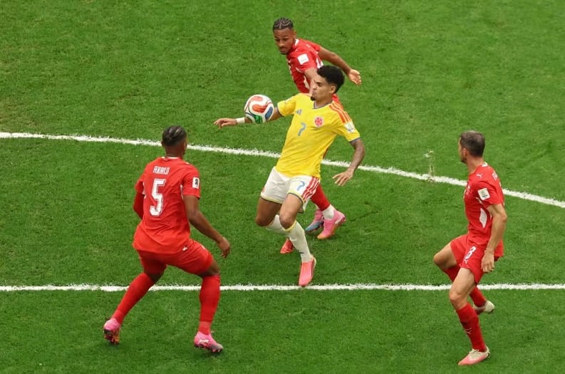 https://pict.sindonews.com/dyn/850/pena/news/2026/07/08/11/1725995/swiss-vs-kolombia-tanpa-gol-di-waktu-normal-lanjut-extra-time-ohc.jpg
