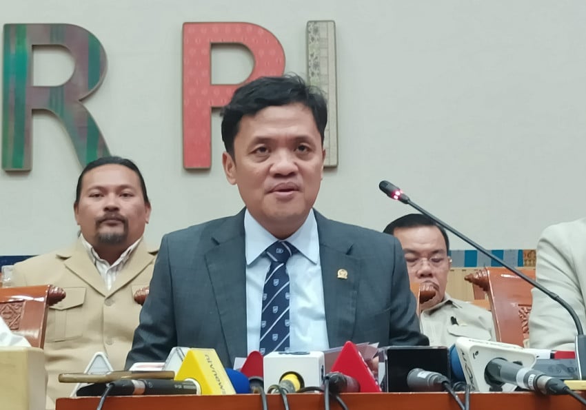 Ketua Komisi III DPR Sebut Penahanan Febrie Adriansyah Sangat Urgent
