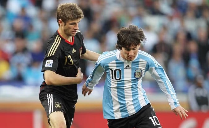 Thomas Muller Buka Lagi Momen Kontroversial Bersama Messi, Sindir Keputusan Wasit