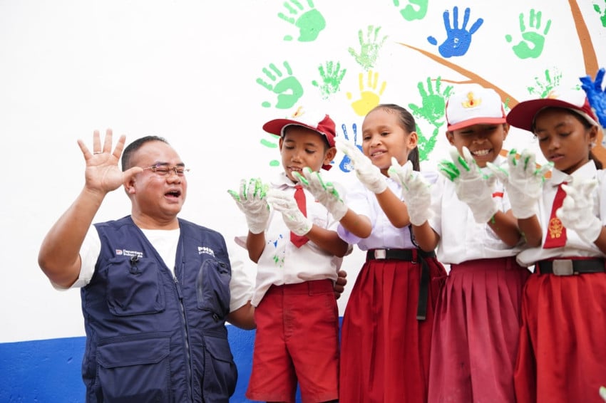 Bangun Harapan dari Wilayah 3T, PNM Peduli Tingkatkan Fasilitas SD Inpres Wae Moto