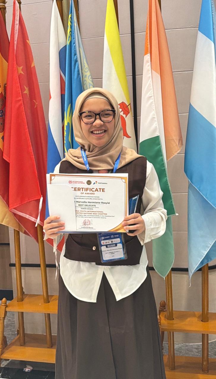 Siswi Indonesia Raih The Best Delegate di AYIMUN BSD Chapter 2026, Kantongi Beasiswa ke AWMUN Bali