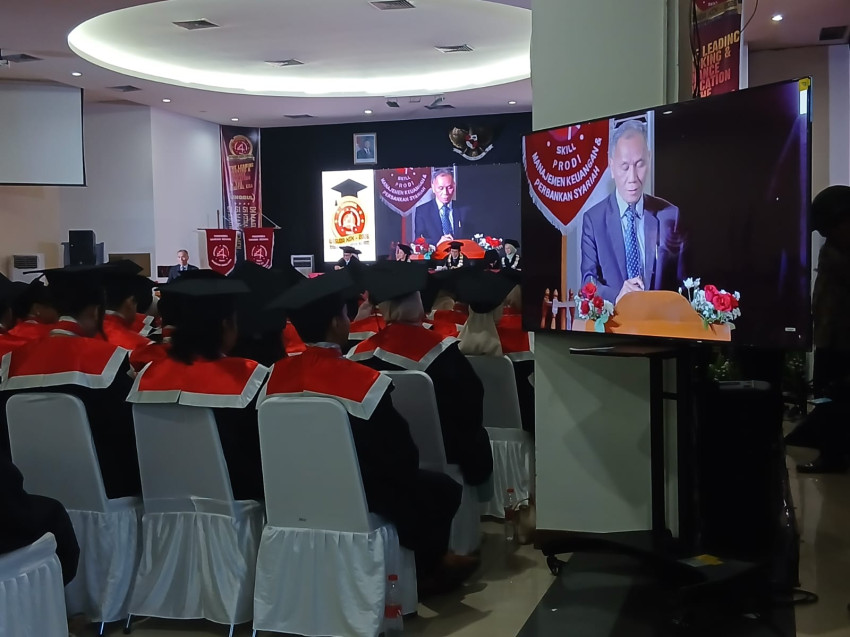 Wisuda XIX Indonesia Banking School: Lahirkan Talenta Perbankan Digital Inklusif