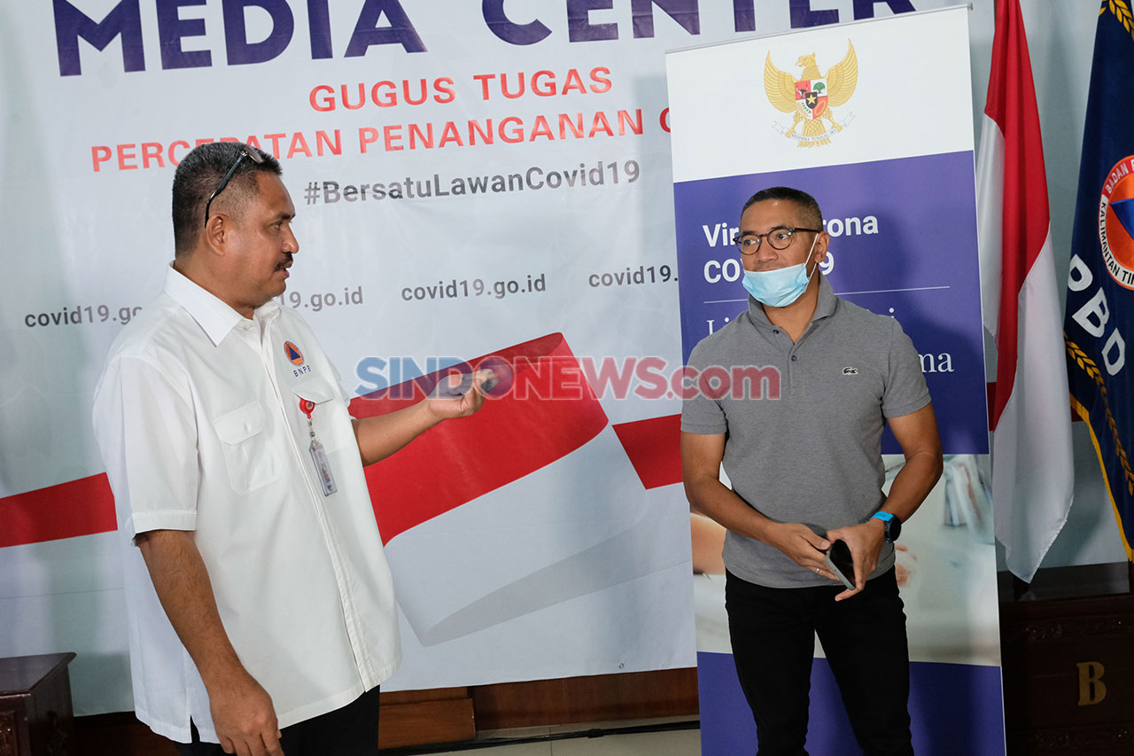 AFPI Serahkan Dana Bantuan...