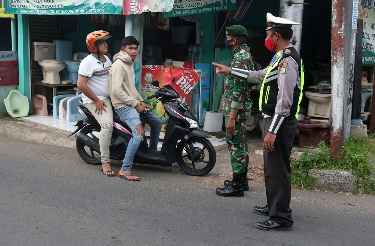 Petugas Gabungan Gelar...