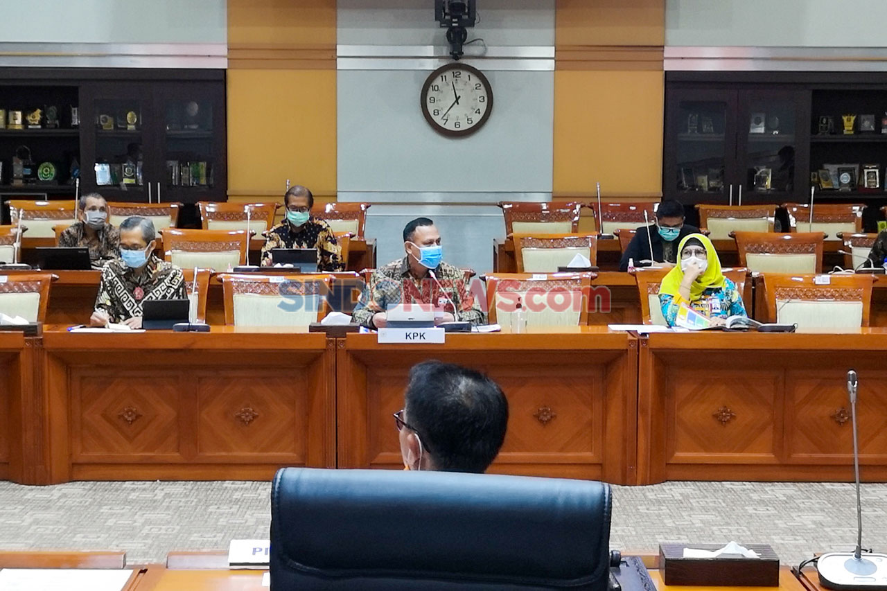 Komisi III dan KPK Rapat...