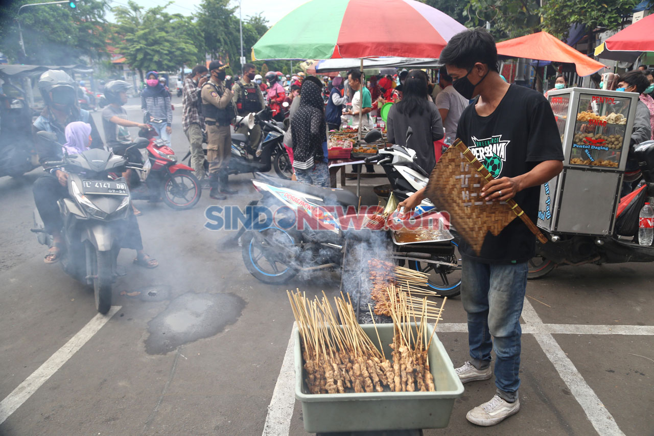 Penjual Takjil di Surabaya...