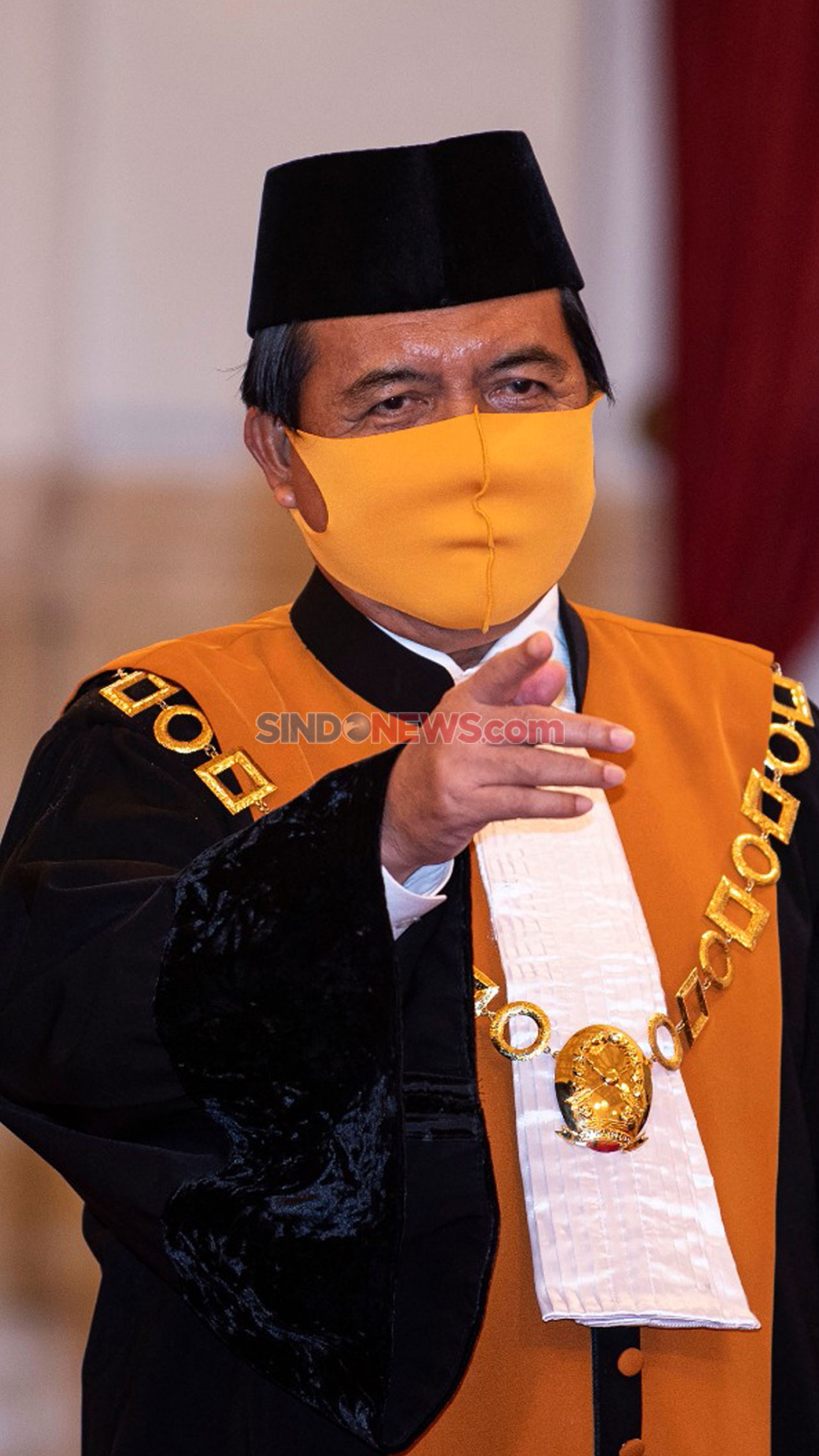 Jokowi Lantik Ketua...