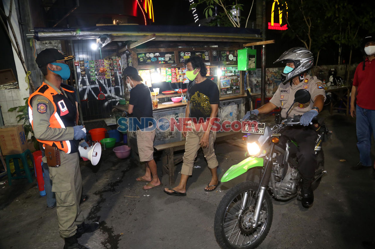 Langgar Jam Malam PSBB,...