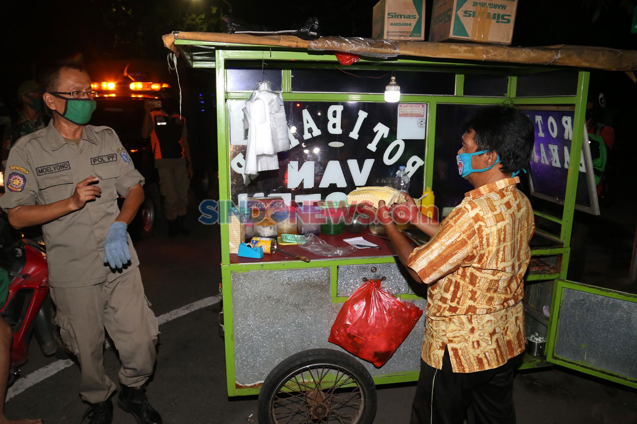 Langgar Jam Malam PSBB,...