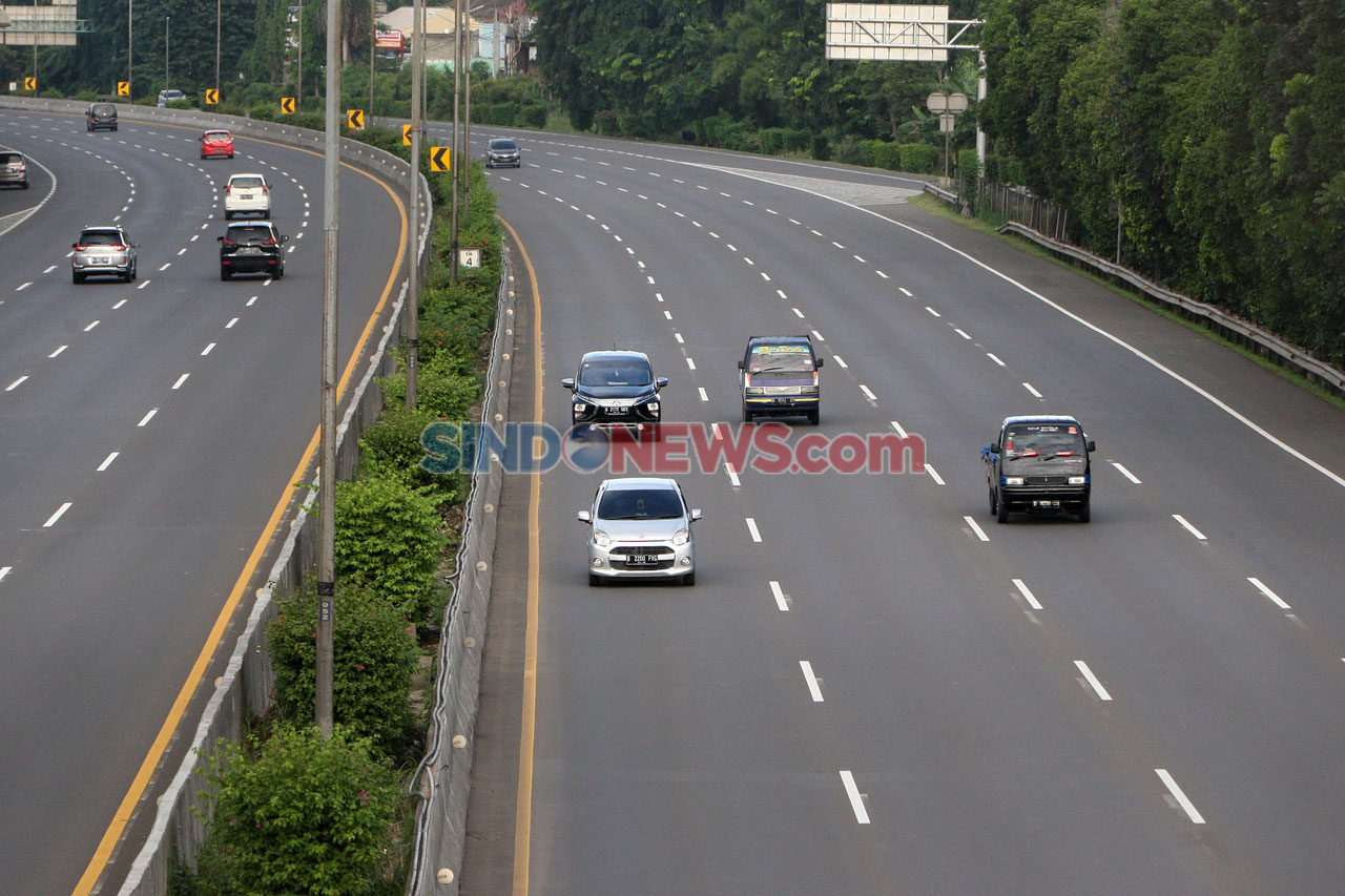 Jalan Tol Jakarta-Cikampek...