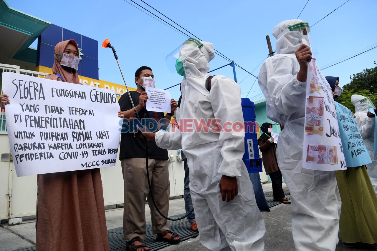 Relawan MCCC Gelar Aksi...