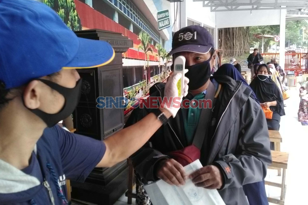 Warga Terdampak Covid-19...