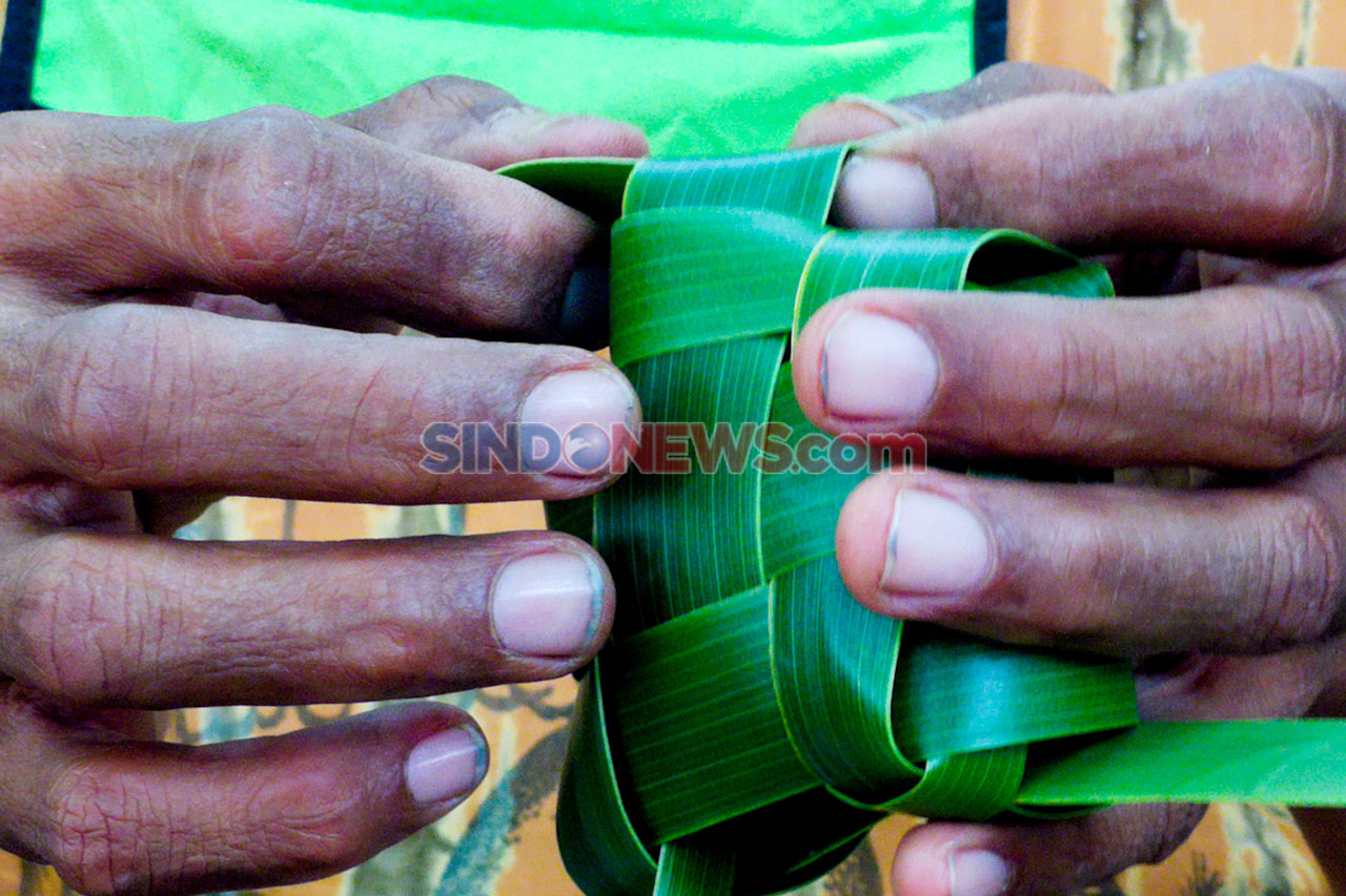 Penjual Kulit Ketupat...
