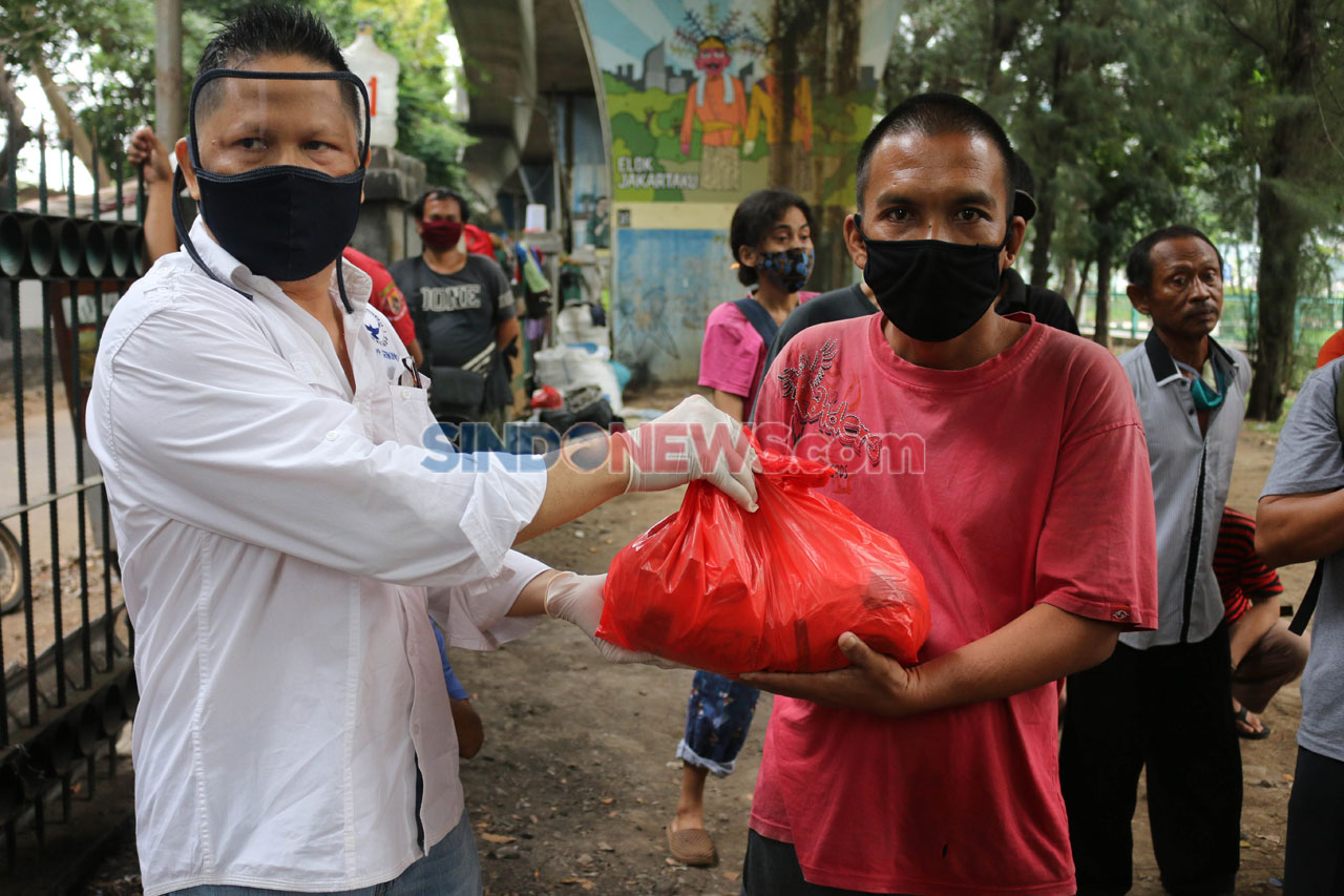 Gerkindo Bagikan Paket...