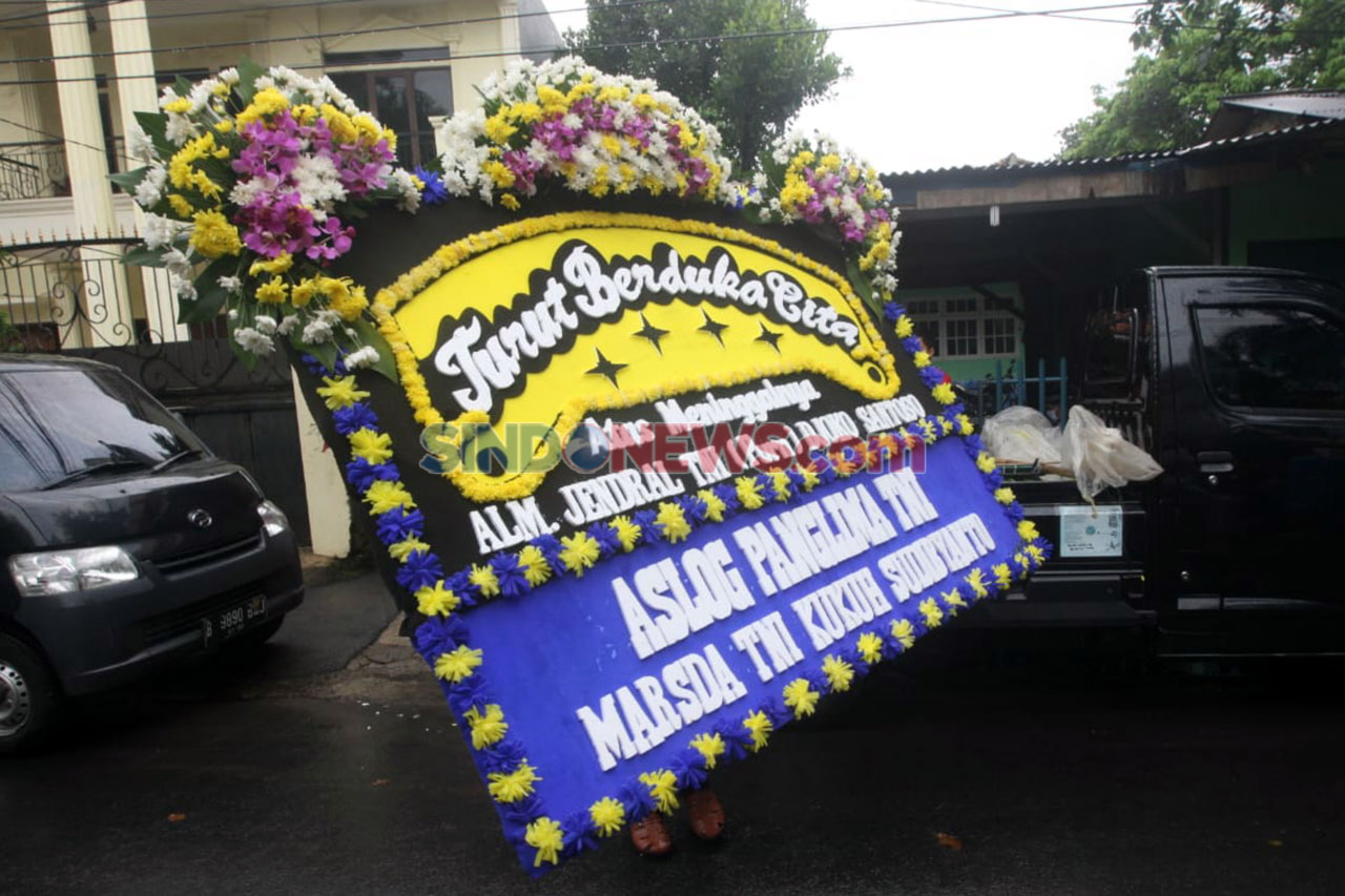 Karangan Bunga Penuhi...