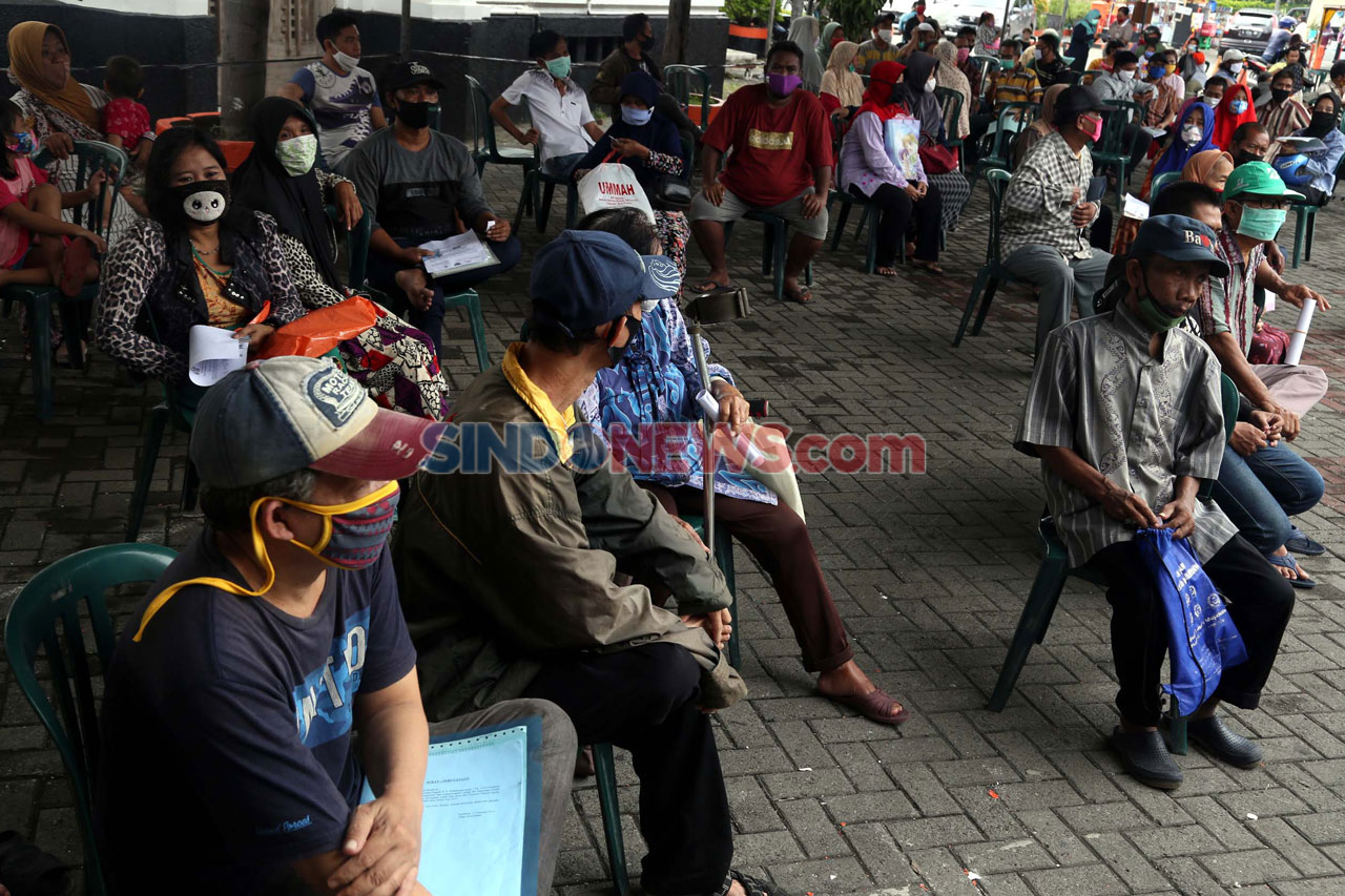 Bansos Tunai Mulai Disalurkan...