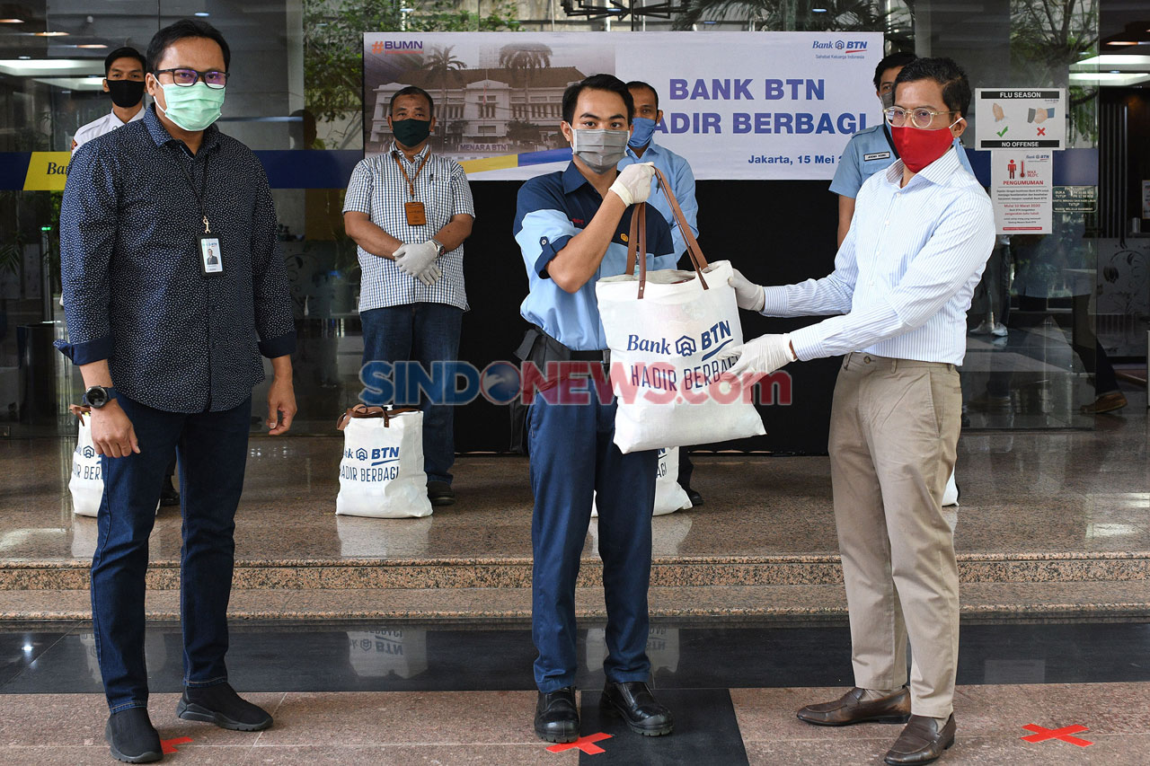 BTN Bagikan Paket Sembako...