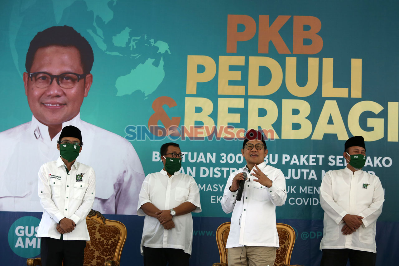 PKB Serahkan Bantuan...