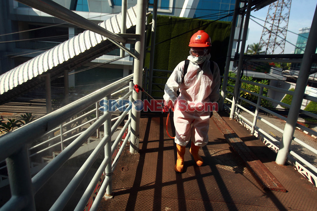 Penyemprotan Disinfektan...