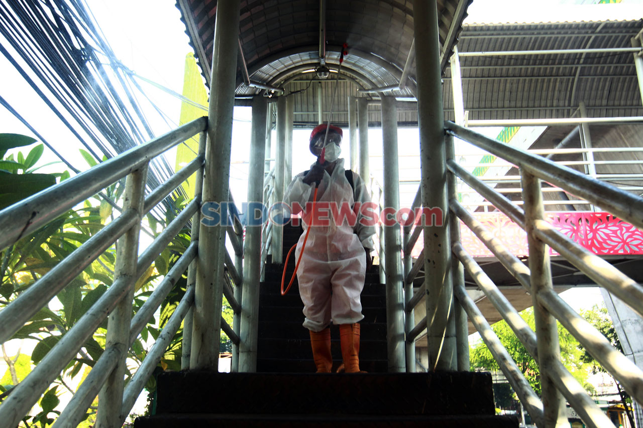 Penyemprotan Disinfektan...