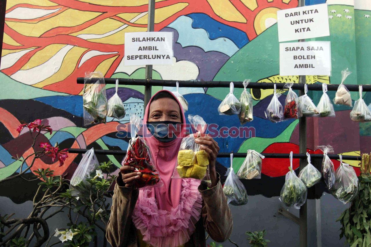 Warga Jati Padang Sediakan...