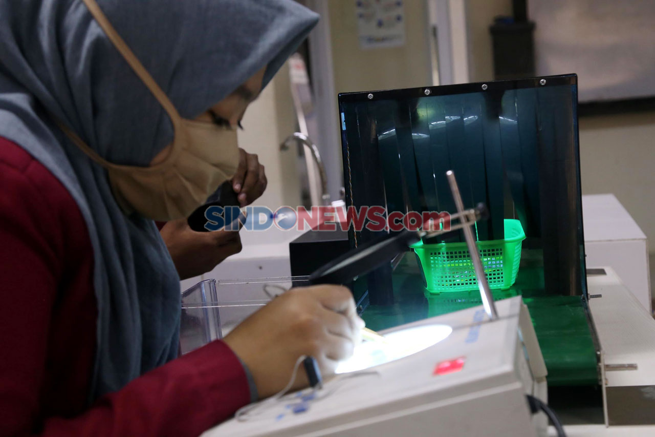 Mahasiswa UM Surabaya...