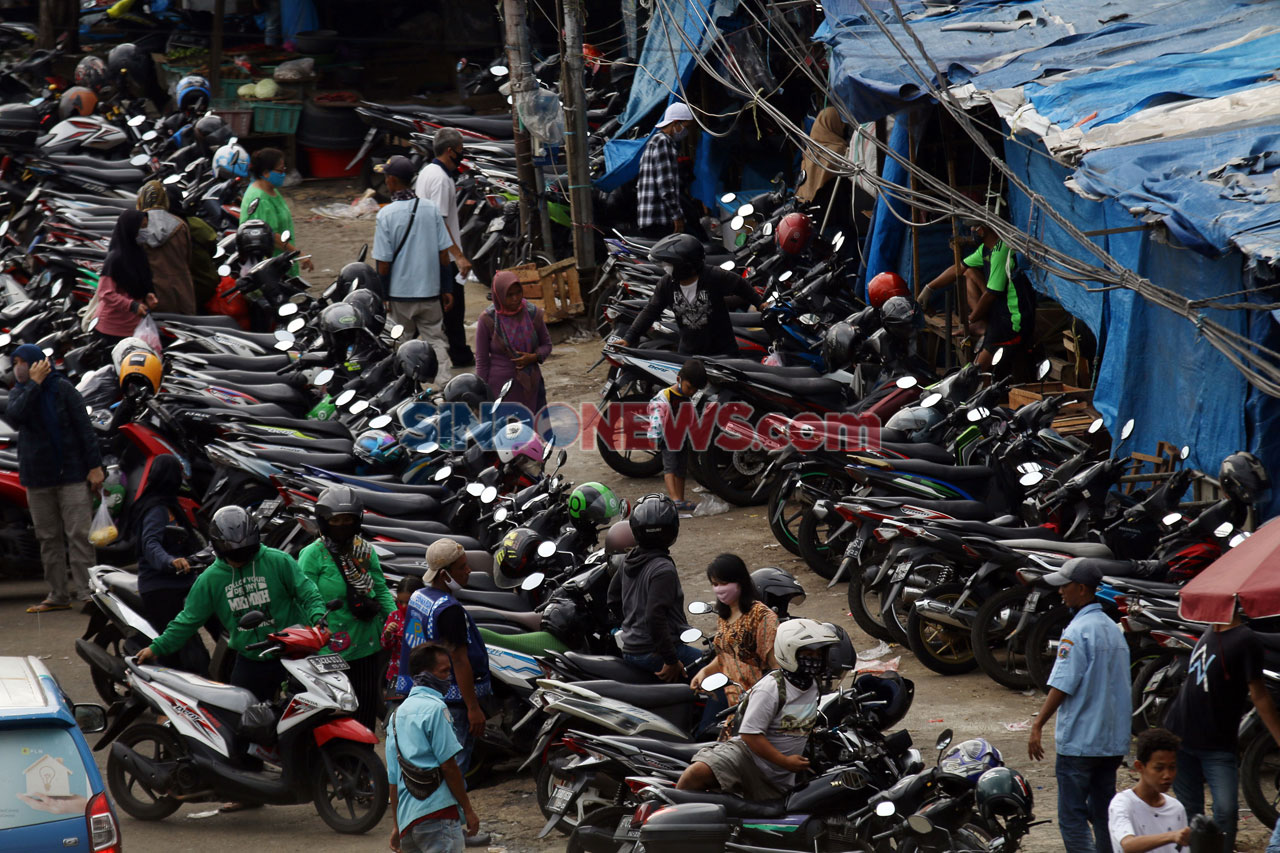 Abaikan PSBB, Pasar...